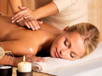 Swedish Massage at Moksham – The Fusion Spa in Bandra